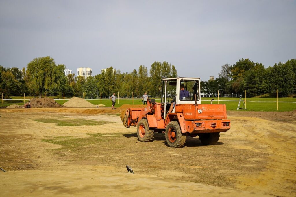 Budowa pumptracka i ścianki do tenisa