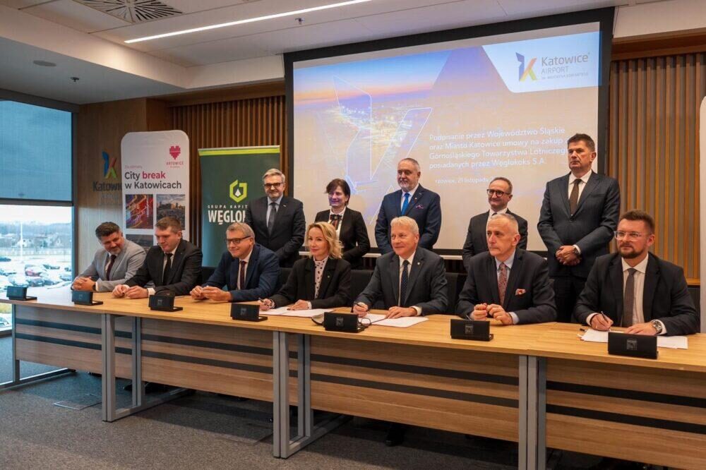 Samorządy województwa śląskiego i Katowic przejmą kontrolę nad lotniskiem w Pyrzowicach Samorządy województwa śląskiego i Katowic przejmą kontrolę nad lotniskiem w Pyrzowicach