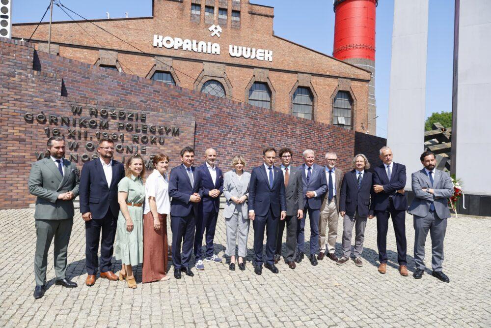Polska buduje krajową sieć infrastruktury przemysłu kosmicznego. Katowice jednym z kluczowych ogniw nowego ekosystemu Polska buduje krajową sieć infrastruktury przemysłu kosmicznego. Katowice jednym z kluczowych ogniw nowego ekosystemu